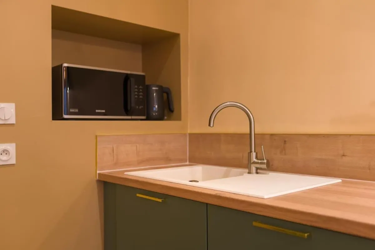 Bali Room Apartment Et Spa Chambéry 0*,