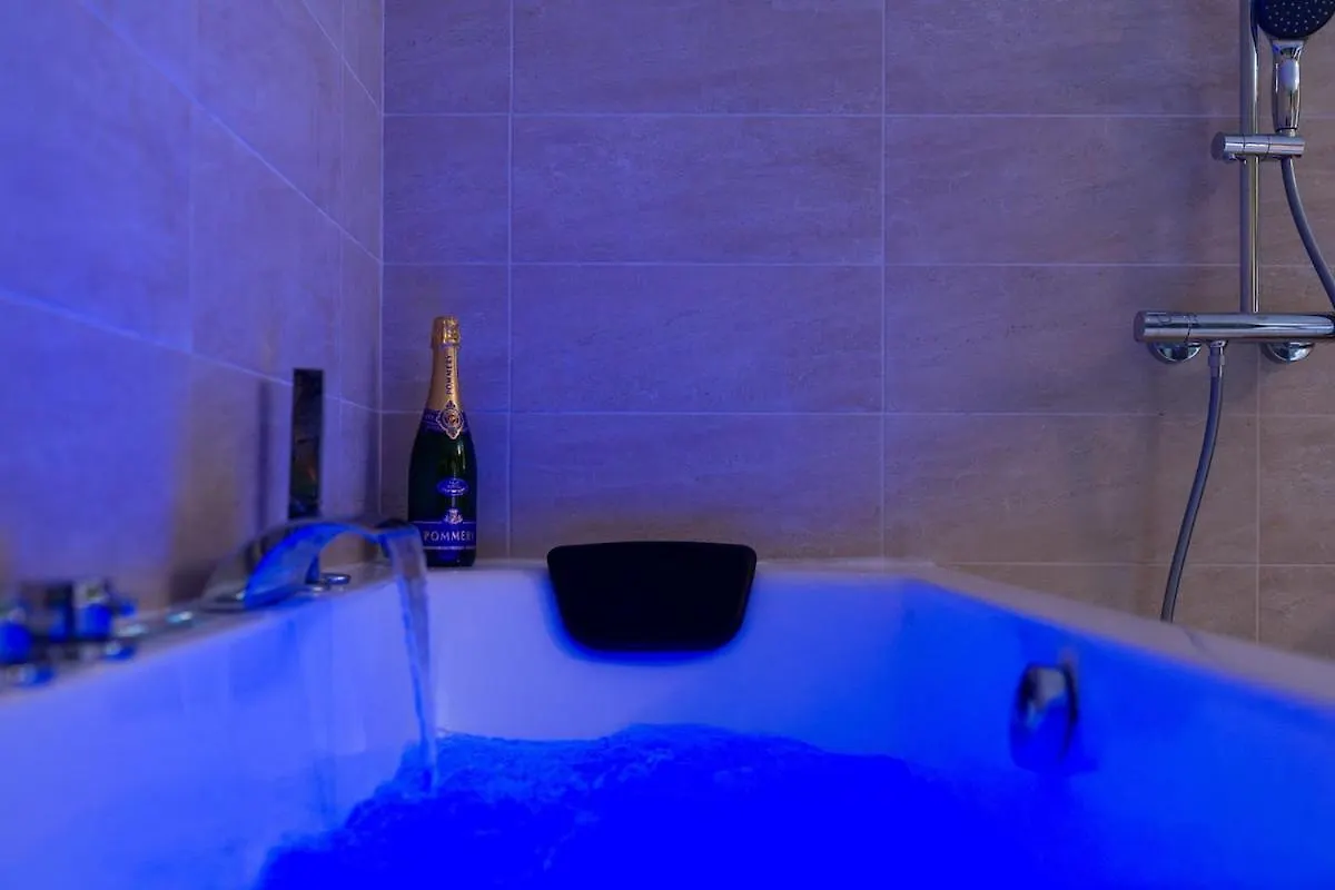 Bali Room Apartment Et Spa Chambéry